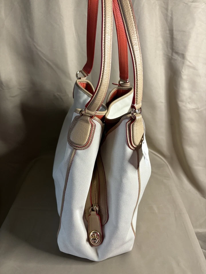 Bolso de Hombro Coach EDIE Marfil Rojo Lona Caballo y Carruaje Nuevo con Etiquetas con Plumero Foto 3 de 4