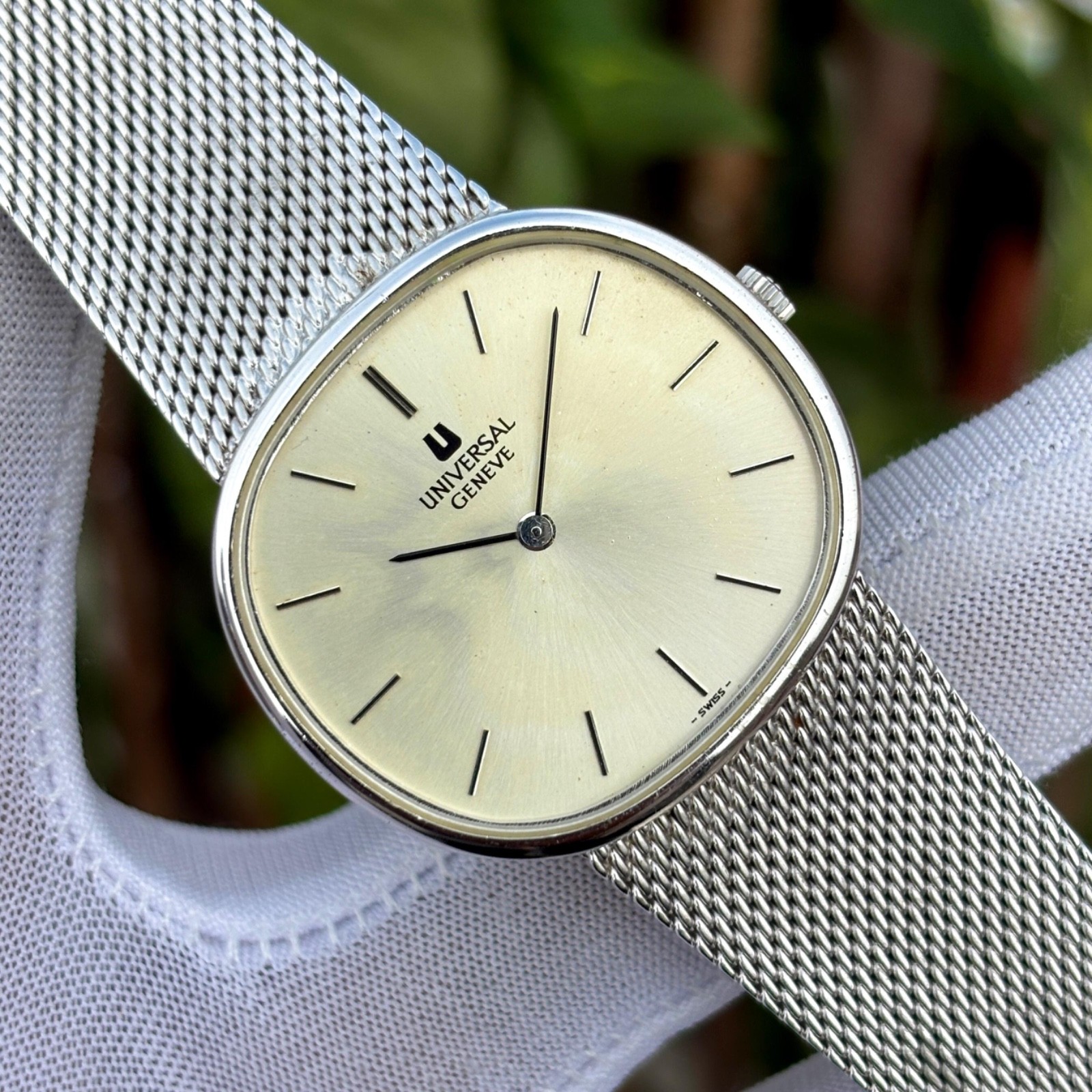 Vintage Universal Geneve "Ellipse" Sunburst Dial Manual Wind Swiss Watch 842125 image 2