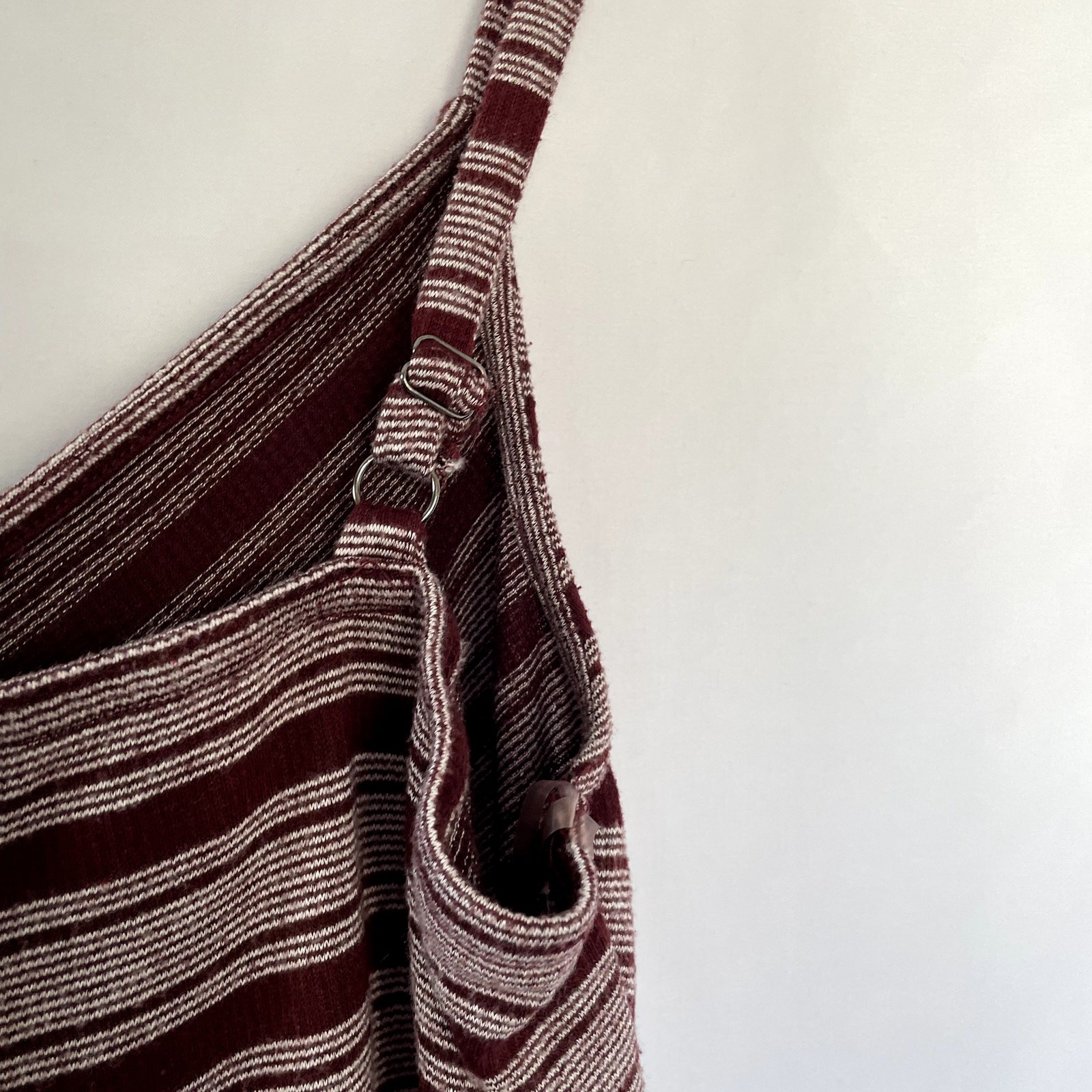 Universal thread L Maroon gray chevron striped sl… - image 5