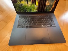 APPLE MacBook Air 15,3 Zoll 256GB SSD Apple M2 8GB RAM Mitternacht Dunkelblau