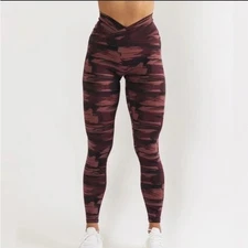 Alphalete Surface Power Pink/Purple Camo Leggings Small