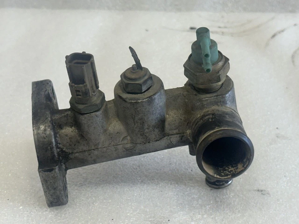 Toyota Celica GT-S 1990 1991 1992 1993 VÁLVULA DE DERIVACIÓN DE REFRIGERANTE 5S-FE 2,2 L Foto 3 de 4