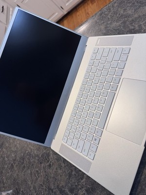 Razer Blade 15 Gaming Laptop (2019)   Intel i7-9750H | 16GB RAM | 512GB SSD Maxq