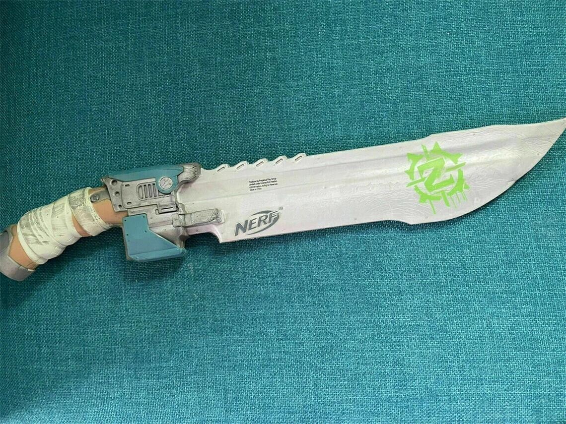 NERF Rare Foam Zombie Strike Wrench Axe/ Zombie Machete Toy Weapon