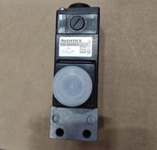 NEW AVENTICS 0820005201 Pneumatic directional valve UPS shipping