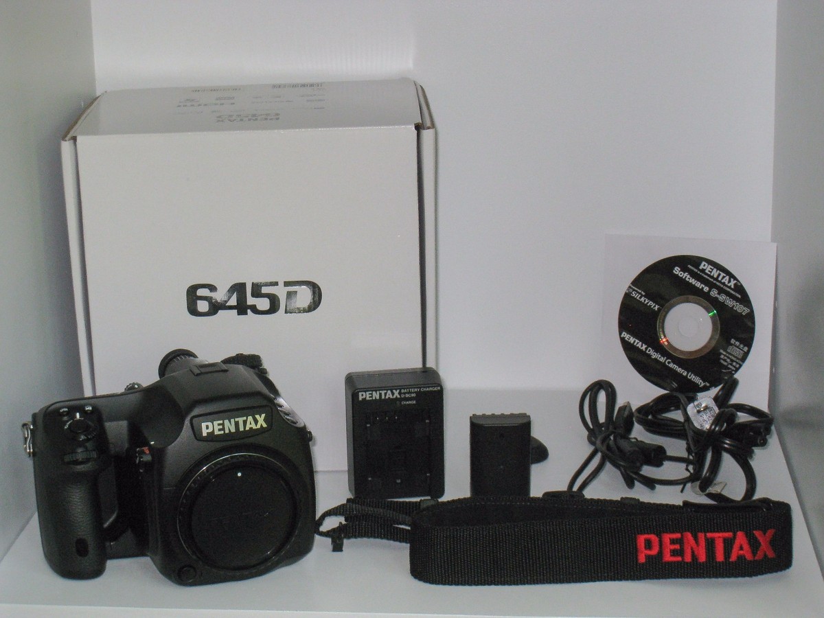 Pentax 645D 40MP Medium Format Digital Camera Body Pentax FA