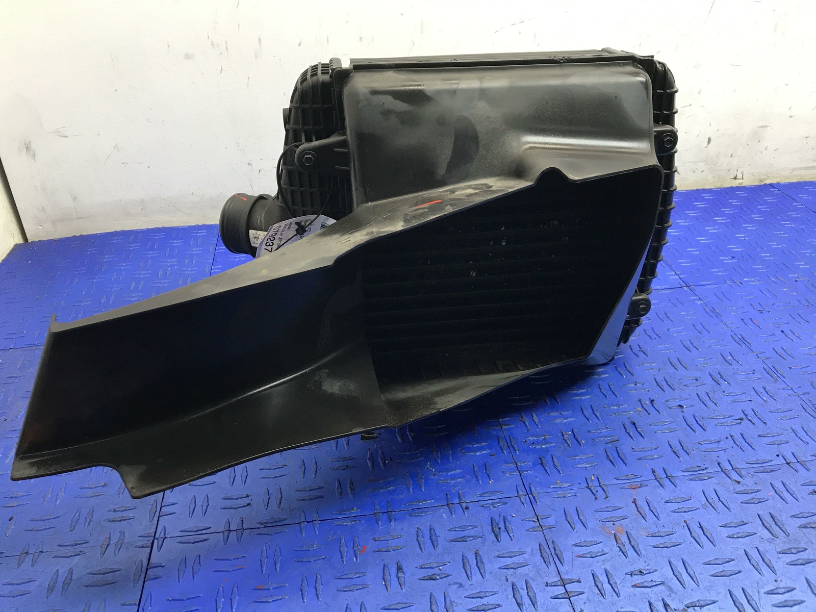 2014-2021 MASERATI QUATTROPORTE GHIBLI M156 3.0L LEFT INTERCOOLER DUCT 16474839