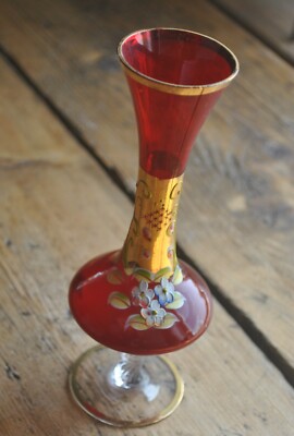 Vintage Rubinrot & Gold Böhmische Glas Knospen Vase Handbemalt Emaille Blumen