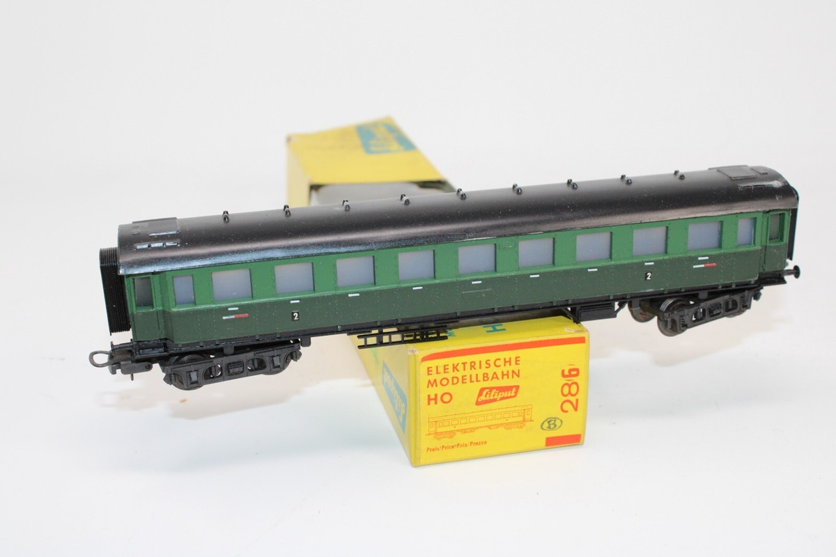 LILIPUT 鉄道模型 2両セット Liliput 286 HO Scale Green Express Train Car #2 Vintage Made