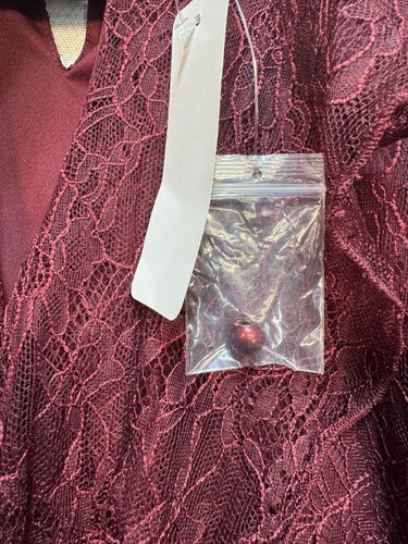 Isaac Mizrahi Live Womens Tunic Blouse Top Sze 18w Burgundy Lace Bell Sleeve NWT - Picture 3 of 16
