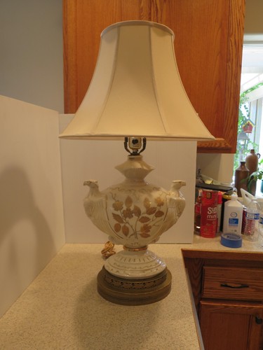 Vintage Early Americana Porcelain Table Lamp Sculpted Eagles & 3D Gold Floral - Picture 19 of 21