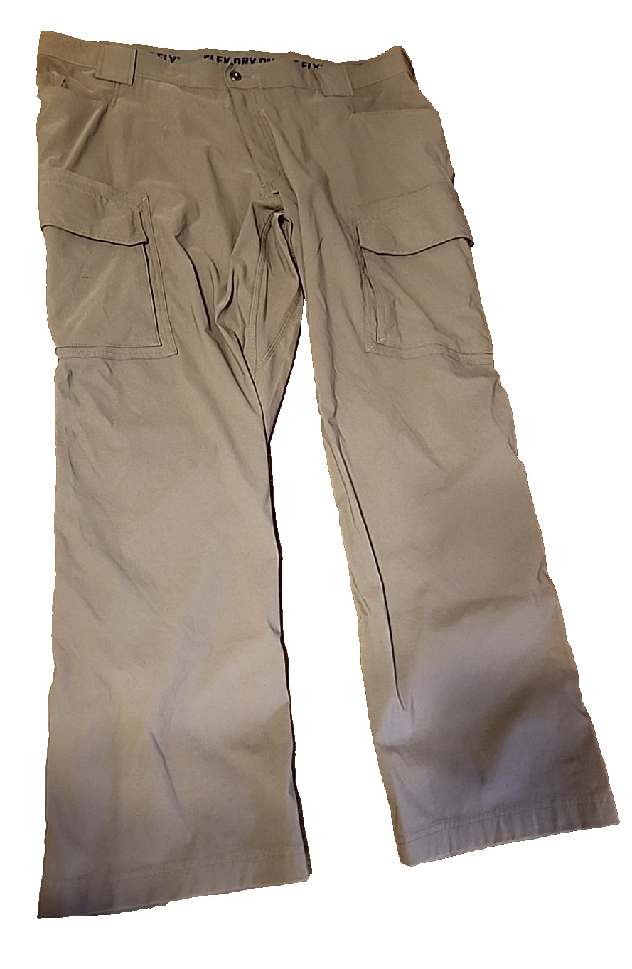 Duluth Trading Pants Mens 44x32 Tan/Grey Flex Dry on the Fly Relaxed Cargo READ