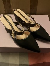 New In Box Woman’s Shoes With 2 1/2 Inch Heel  Size 6.5