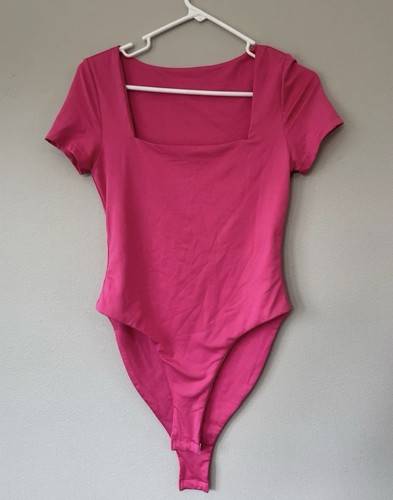Women’s Pink Solid Scoop Neck Short Sleeve One-Piece Bodysuit Regular L