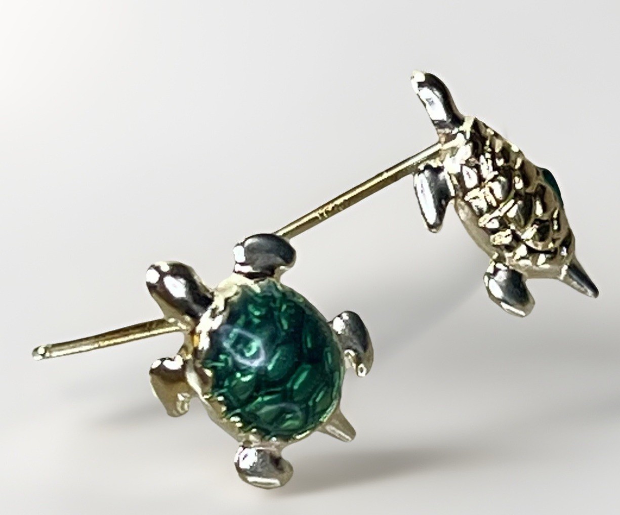 Solid 14K Yellow Gold Turtle Stud Earrings MISMAT… - image 4