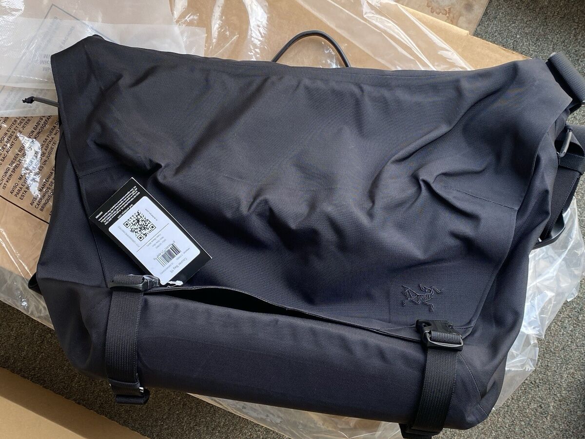 Arcteryx LEAF Courier 15 Bag Extremely Rare BRAND NEW WITH Arcteryx LEAF Courier 15 Bag Extremely Rare BRAND NEW WITH