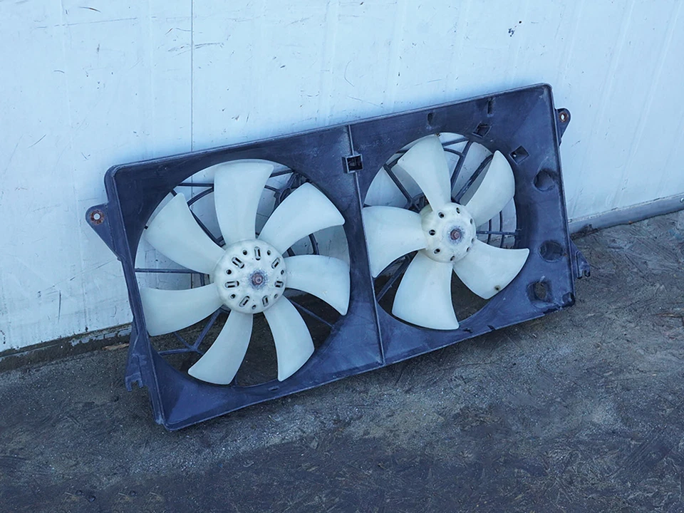 Radiador de refrigeração conjunto elétrico cobertura ventilador Toyota Celica 2000 - 2005 fabricante de equipamento original - Imagem 3 de 4