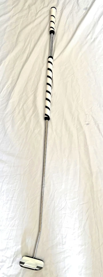 EGK STRIPES CENTER SHAFT LONG PUTTER, RH, BROOM STICK TYPE, 48 OR 49", COVER - Image 2 of 4