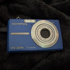 PARTS ONLY Olympus FE-220 Compact Digital Camera 7.1MP Blue 3x Zoom 2.5" LCD USB