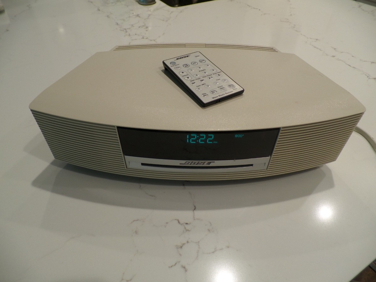 Bose Wave Music System AM/FM Radio and CD Player AWRCC2 MINT