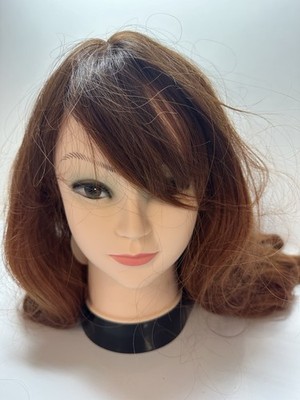 Haircube Synthetik lockig gewellte Perücke, hitzebeständig, kommt mit Perückenkappe
