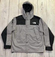 Supreme x The North Face Reflective Mountain Parka Jacket Size Large