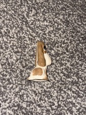 This is a vintage Szeiler Stud…