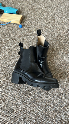 GUCCI Kingsnake Chelsea Boots 