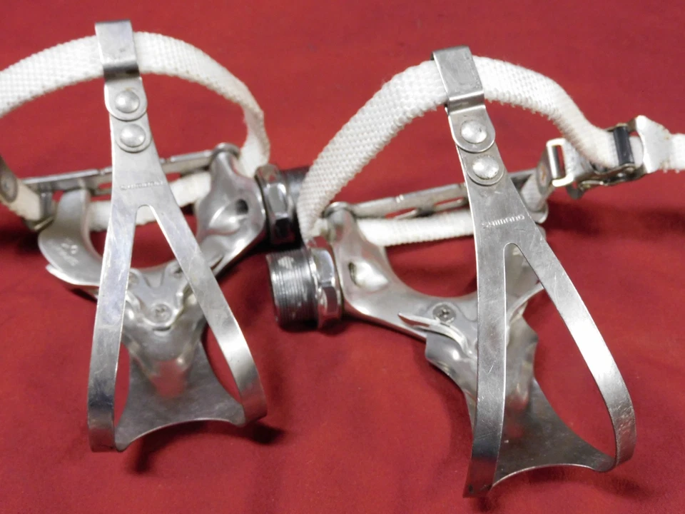 Pedales Shimano Dura-Ace AX PD-7300 1981 con pinzas para dedos grandes y correas de nailon Foto 2 de 4
