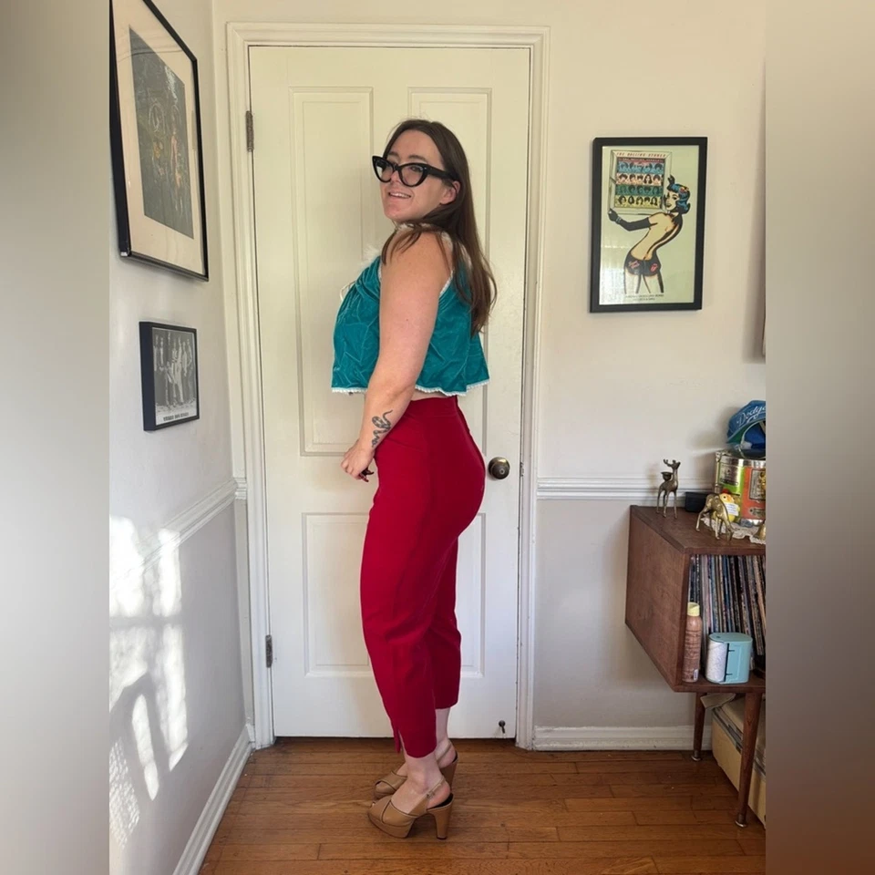 BabyDoll Fredrick’s of Hollywood vintage de terciopelo verde años 60 con ribete de plumas Foto 3 de 4