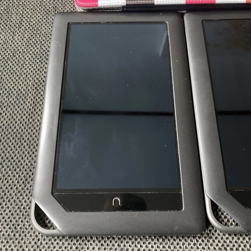 (2) Barnes & Noble NOOK цвет Wi-Fi 8GB 7» планшетный ридер BNRV200 с чехлом комплект - Изображение 2 из 4