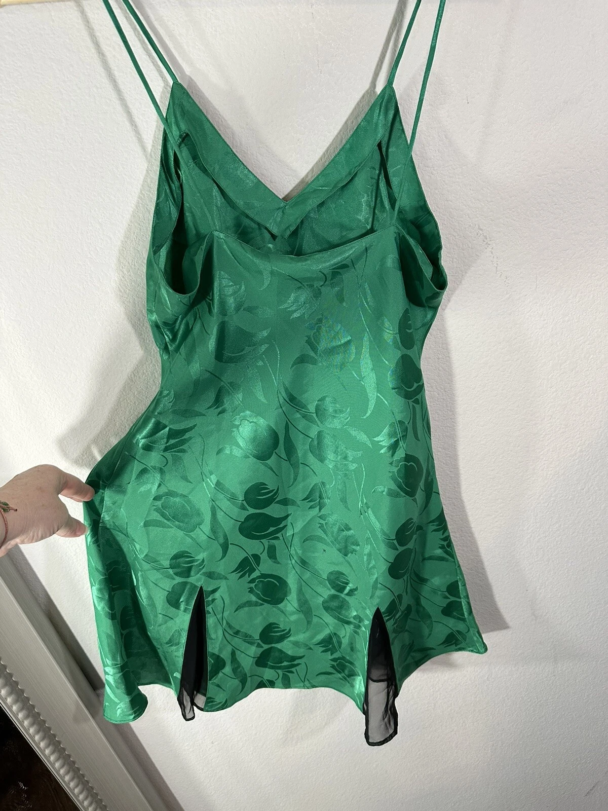 UNDERCOVER Abito vintage Victoria’s Secret etichetta oro verde con accenti neri taglia small