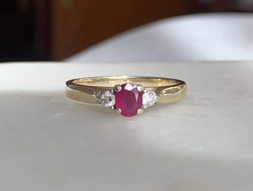 Solid 10ct Gold (417) Natural Ruby Diamond Trilody Ring / Size N 1/2 - 第 1/4 張圖片