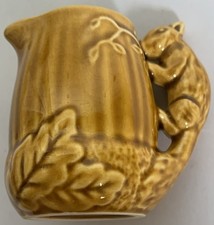 Sylvac Minature Squirrel & Acorn - 1993