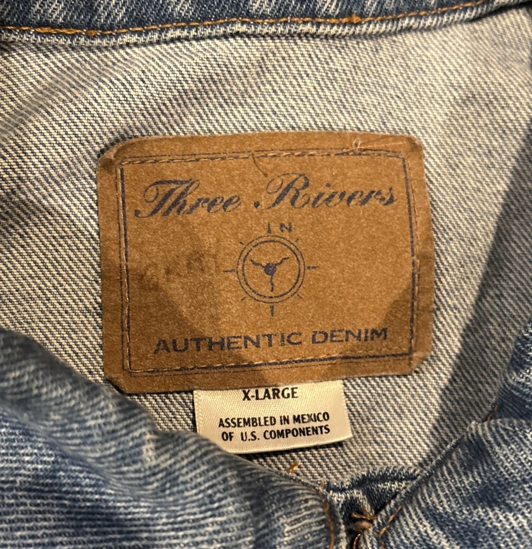 Men’s Toys R Us Denim Jean Jacket Size Extra Large Embroidered Logo XL RARE🔥 image 4