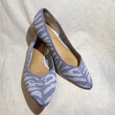   Corso Como Pointy Ballet Flats 9.5 M Gray Zebra Print Woven; Leather Insoles
