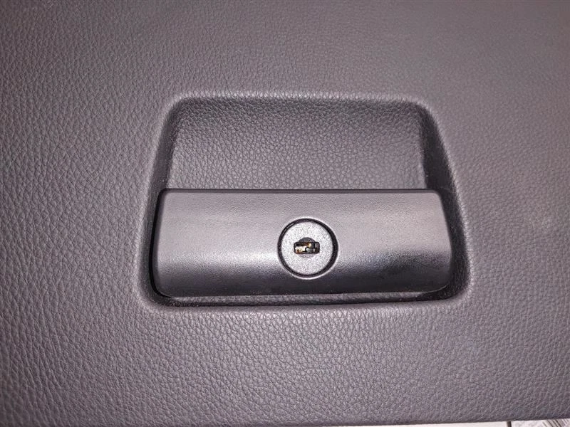 BMW 328I E90 2008 guantera negra 51167075479 Foto 2 de 4