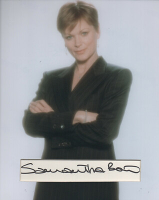 SAMANTHA BOND signiertes 10x8 Foto Display JAMES BOND COA