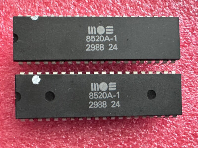 8520A-1 MOS/CSG ODD EVEN (x2) from an AMIGA 500 rev.5 #29 88