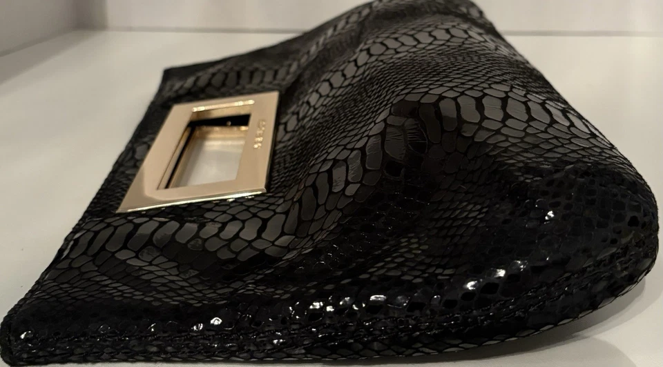 Bolso de mano grande Michael Kors Berkley en cuero pitón negro con herrajes dorados Foto 3 de 4