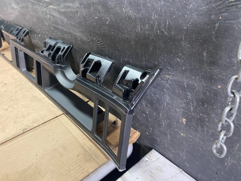 1996 a 1999 Buick Lesabre painel velocímetro ventilação ar moldura acabamento T0080 DG - Imagem 2 de 4