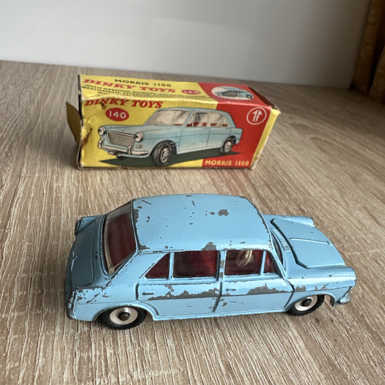 Dinky 140, Morris 1100 Saloon - Free Price Guide & Review