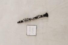 CLARINET - 1-12 scale miniature dollhouse musical instrument B0584