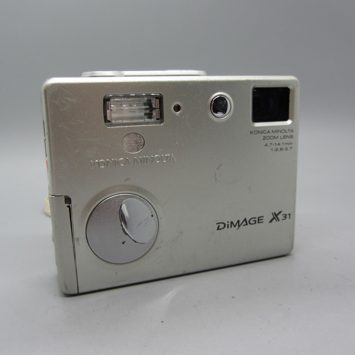 Minolta Dimage X31 3.2MP Compact Digital Camera Silver Minolta Dimage X31 3.2MP Compact Digital Camera Silver