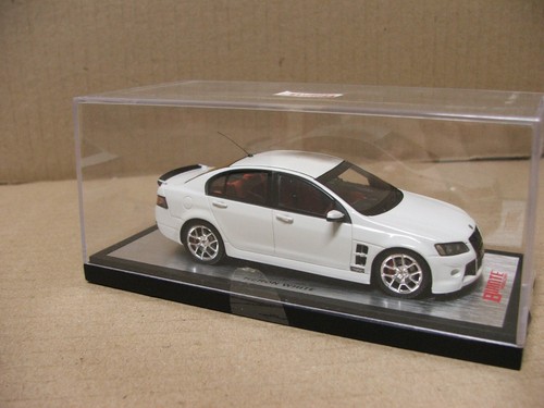 1:43 2008 HOLDEN HSV W427 In Heron White BIANTE Model Car, Limited edition resin - Picture 5 of 7