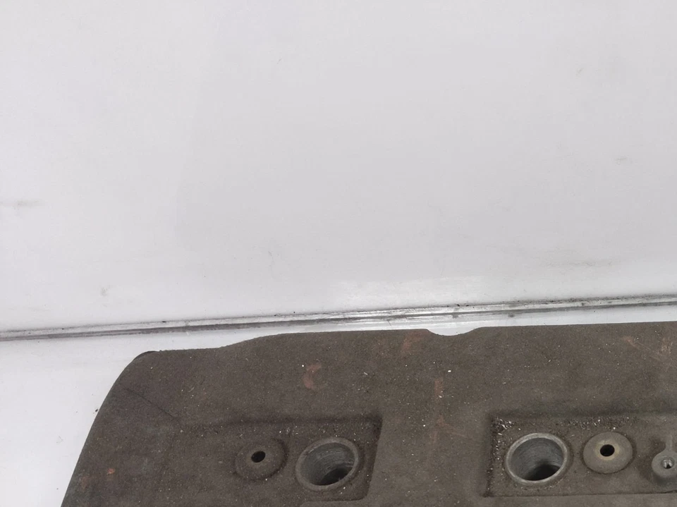 Cubierta de válvula de cabezal de motor Nissan Altima 1998-2001 2,4 L 13264-5B600 Foto 2 de 4