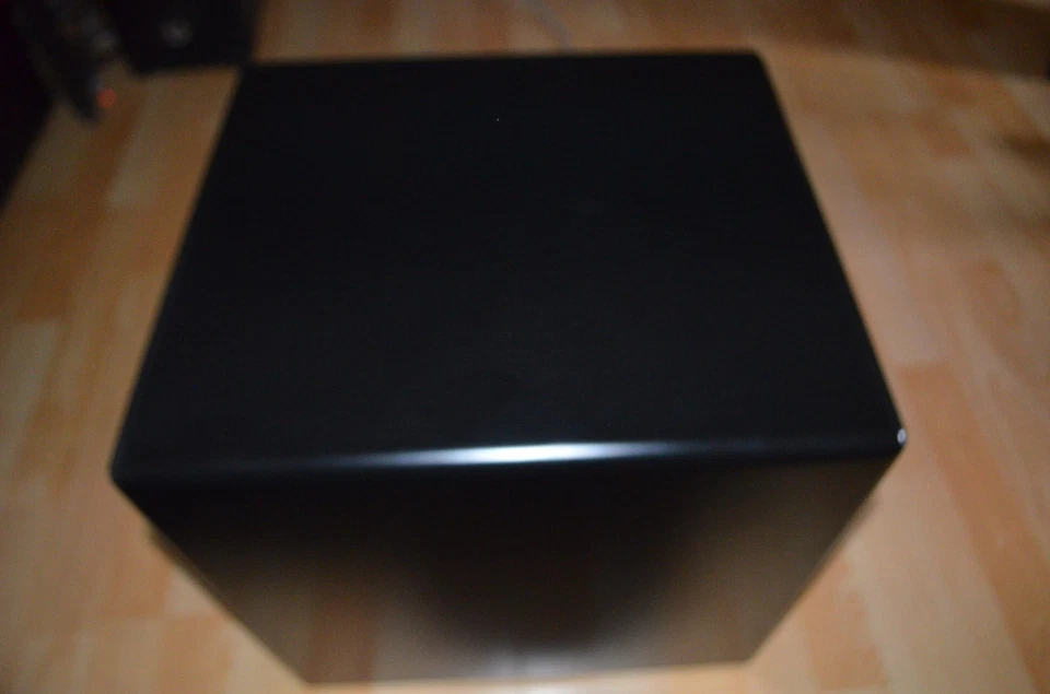 KRK Rokit 10s Studio-Subwoofer - Bild 2 von 4