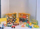 Vintage Fisher Price Little People Family Playhouse; EUC/Mint; +++Extras/Loaded