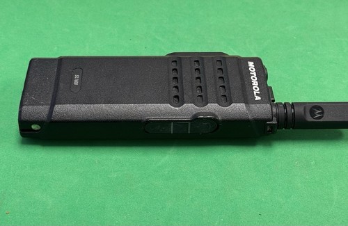 Motorola MOTOTRBO SL1600 UHF Radio 403-470MHz MDH88QCP9JA2AN - Zdjęcie 5 z 7