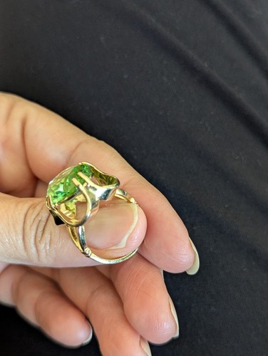 Gorgeous 18K Hollow Gold Electroplated Gold Green Semi Precious Ring. Size 6 - Picture 14 of 24